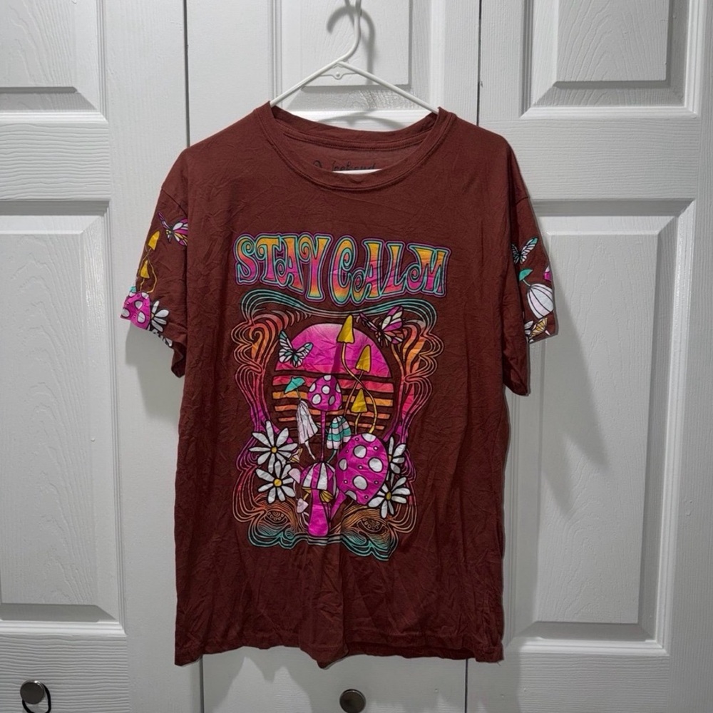 Weekend Warrior Size L Brown “Stay Calm” Trippy Mushroom and Butterfly T-Shirt